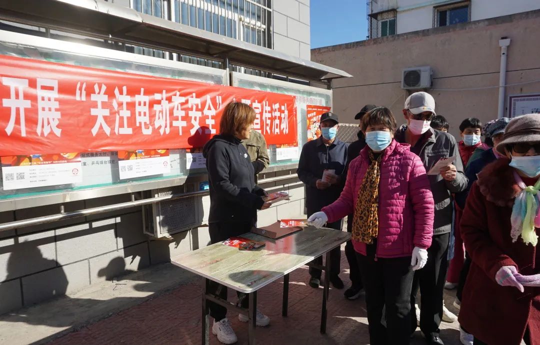 貌民蓄电池
